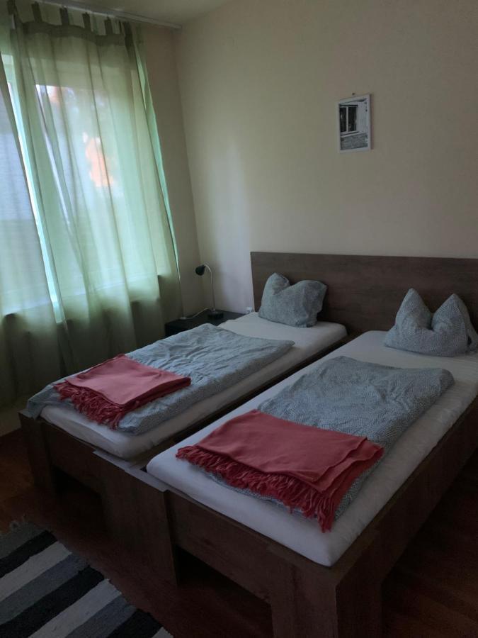 Ica Vendeghaz Apartment Sutto ภายนอก รูปภาพ